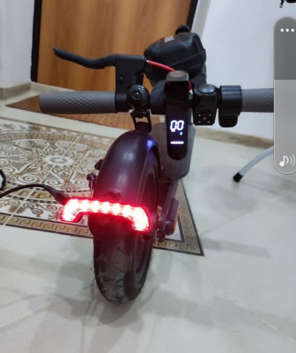 Продам электросамокат.