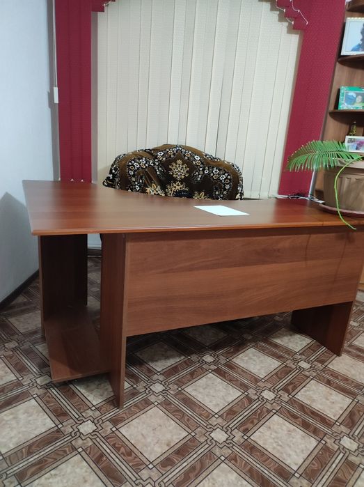 Продам письменный стол