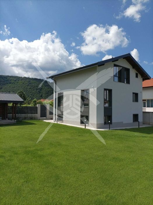 Продава се Къща в с. Радуил, Област София-област - 232 кв.м за 936 €/кв.м - Снимка #1