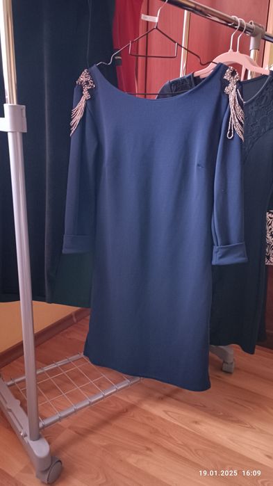 Елегантни и стилни нови дамски рокли HM и други S размер