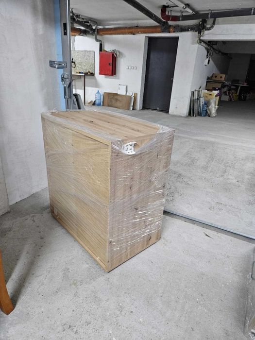 Комод с чекмеджета и врата