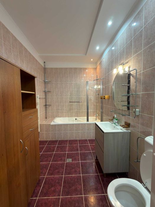 Casă/Apartament spațios 120mp cu curte și parcare – zona centrală Arad