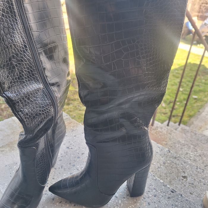 Ботуши с заострен връх и токче