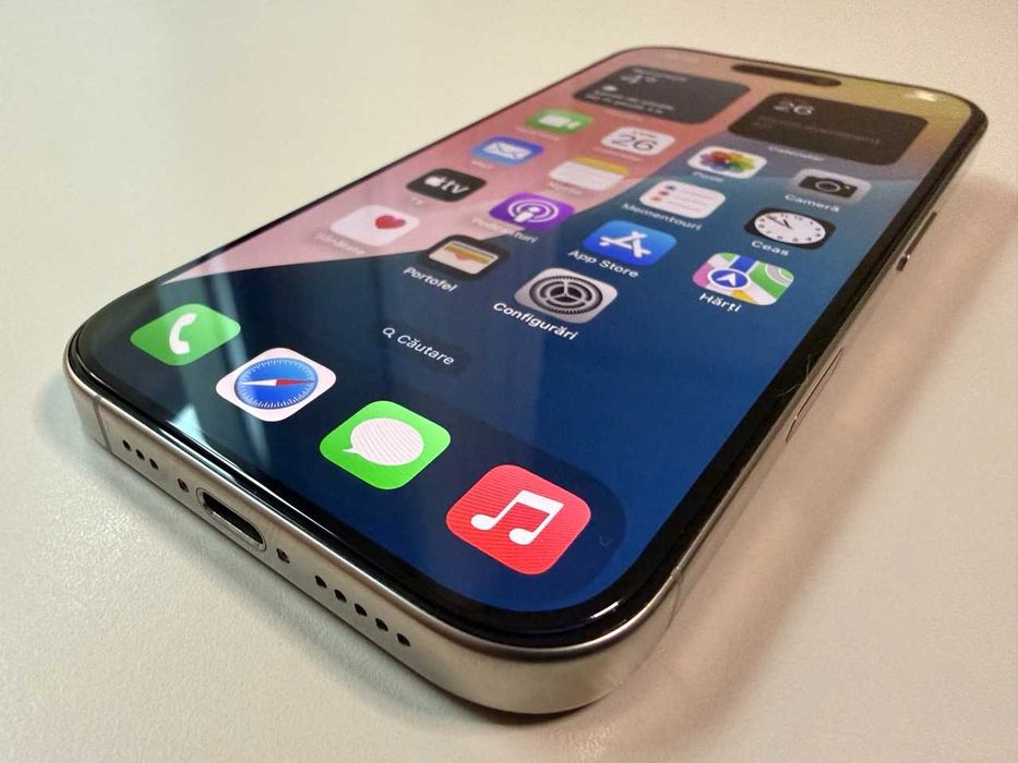  Apple / iPhone 16 Pro 128 Gb / Natural Titanium