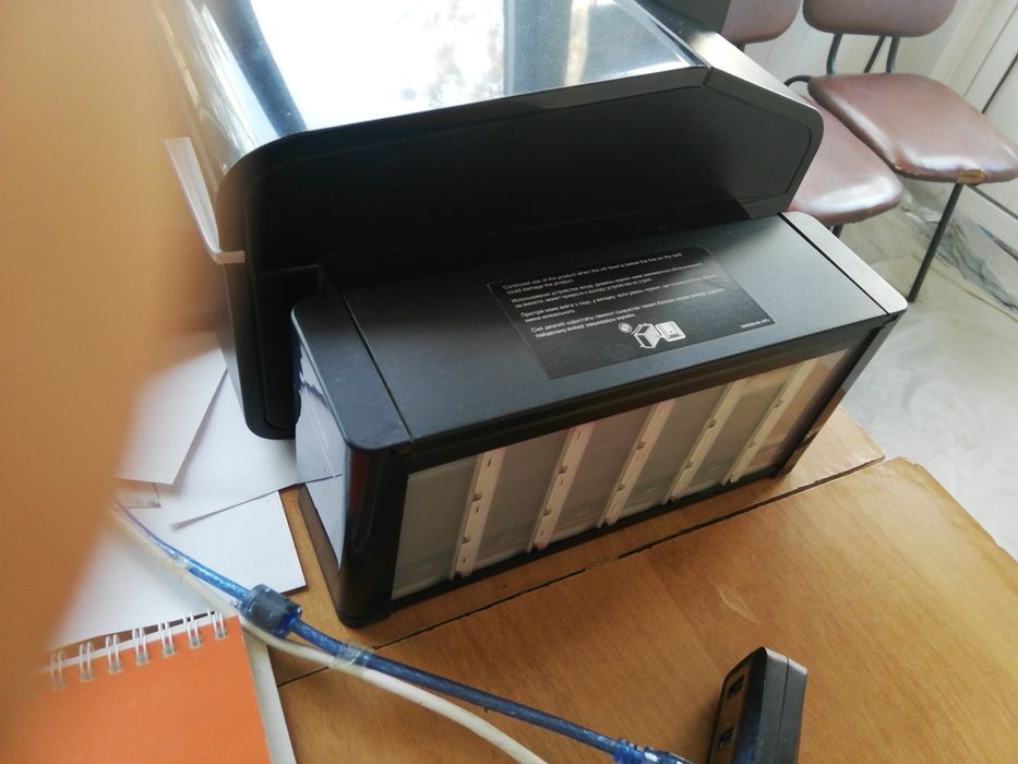 Рангли принтер сотилади