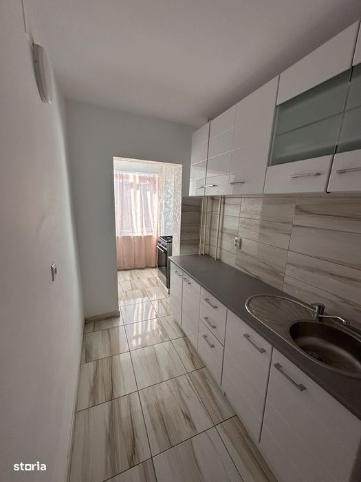 Garsonieră decomandată, et. 2, renovata, mobilată și utilată complet