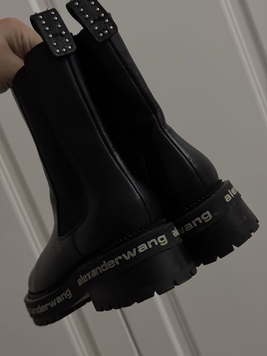 Продам женскую обувь