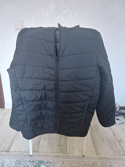 Продам куртку для мальчика