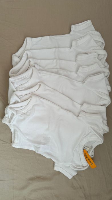 Бели памучни бебешки бодита с къс ръкав 7 броя 86см 98см