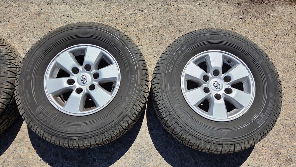 Джанти с гуми Michelin Latitude Cross 255/70/R15 108H , DOT 2621 Toyota Hilux