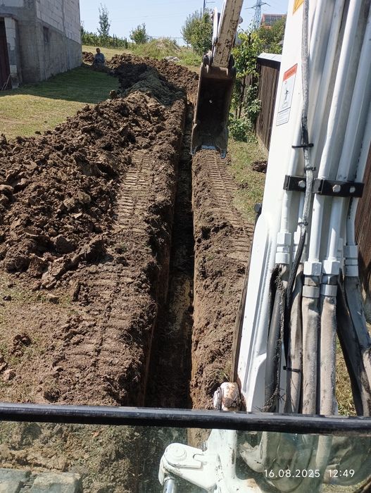 Execut lucrări cu mini excavator - Demolari - Săpat Fose Excavari