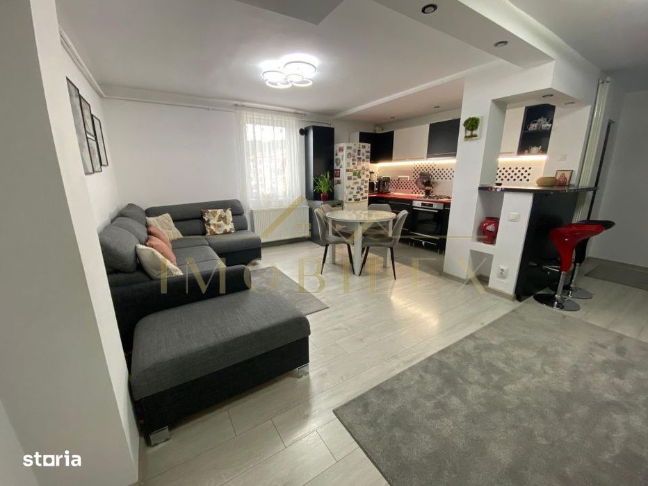 Apartament cu 3 camere acces curte privata