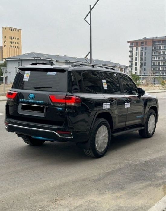 Toyoto Land Cruiser 300VX