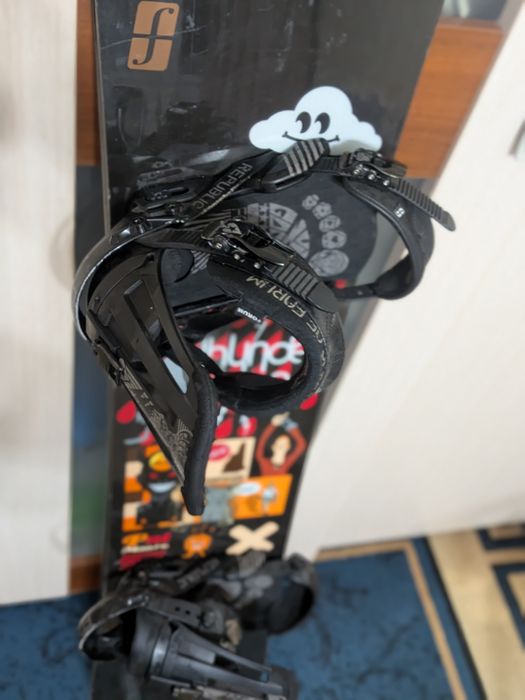 Продам сноуборд FORUM