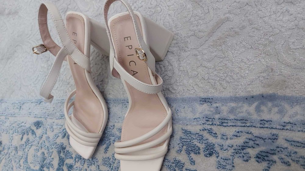 Sandale Epica din piele noi in cutie marimea 36