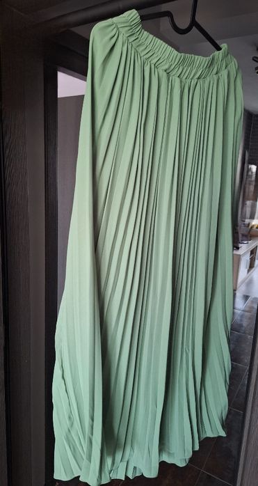 Дълга плисирана пола на ластик