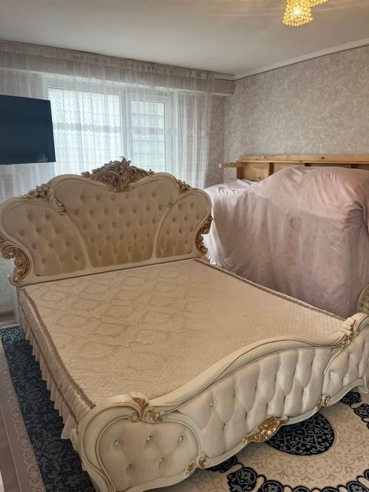 Спальный кровать