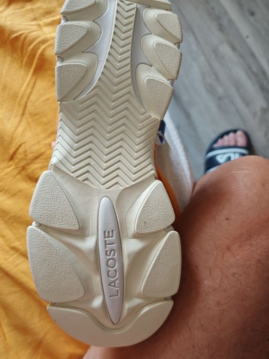 Pantofi de sport Lacoste nr 41 nou cu eticheta