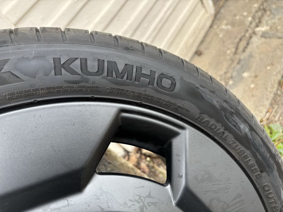 Комплект оригинални гуми и джанти 17-ки за Hyundai Inster (зимни и летни!)