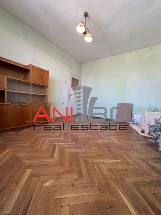 Продава се Тристаен апартамент в Варна, ВИНС - 120 кв.м за 2084 €/кв.м - Снимка #11