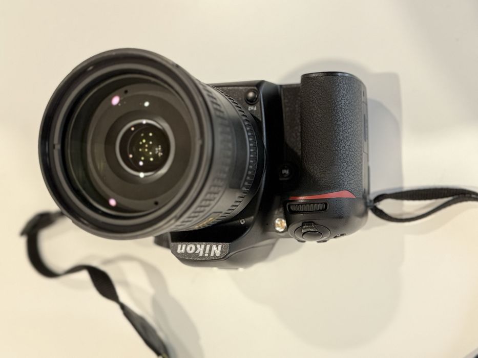 obiectiv Nikon AF-S DX 18-200mm F/3.5-5.6G ED VR II