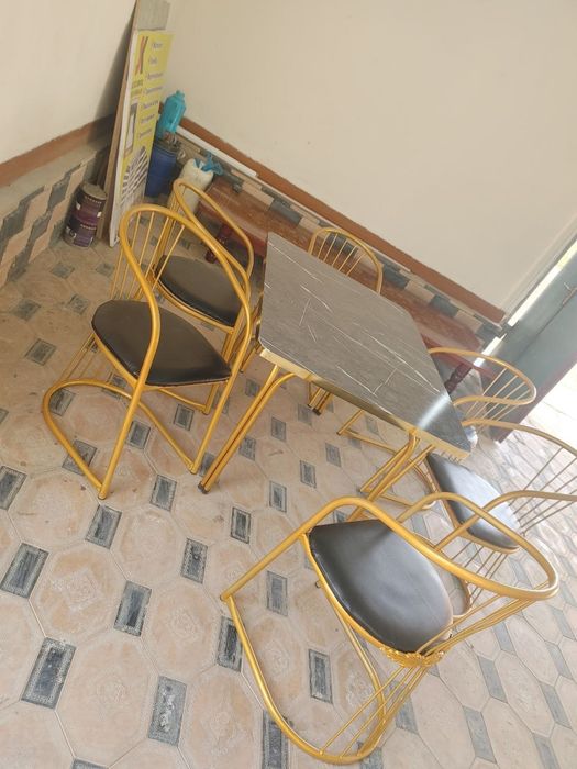 Stol stul zamonaviy stilda