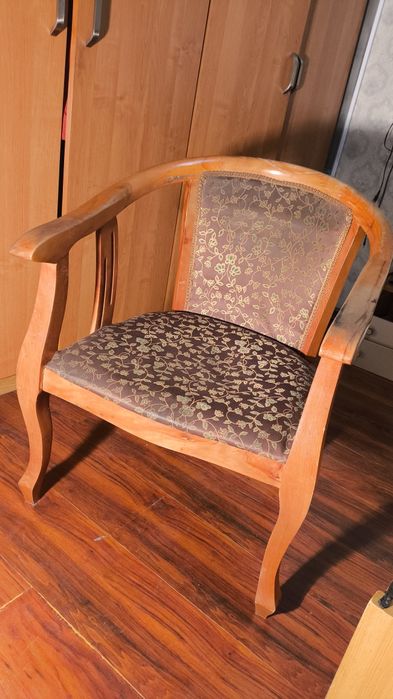 Продаю кресло стул деревянный. Деревянное винтажное кресло из массива