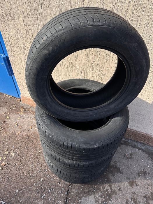 Продам шины Hankook 225/60/17 4  баллона