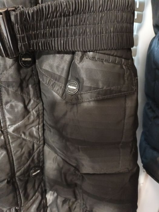 Дамско яке със сваляща се качулка