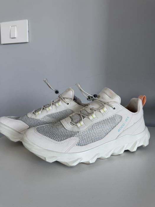 Ecco adidasi marimea 38