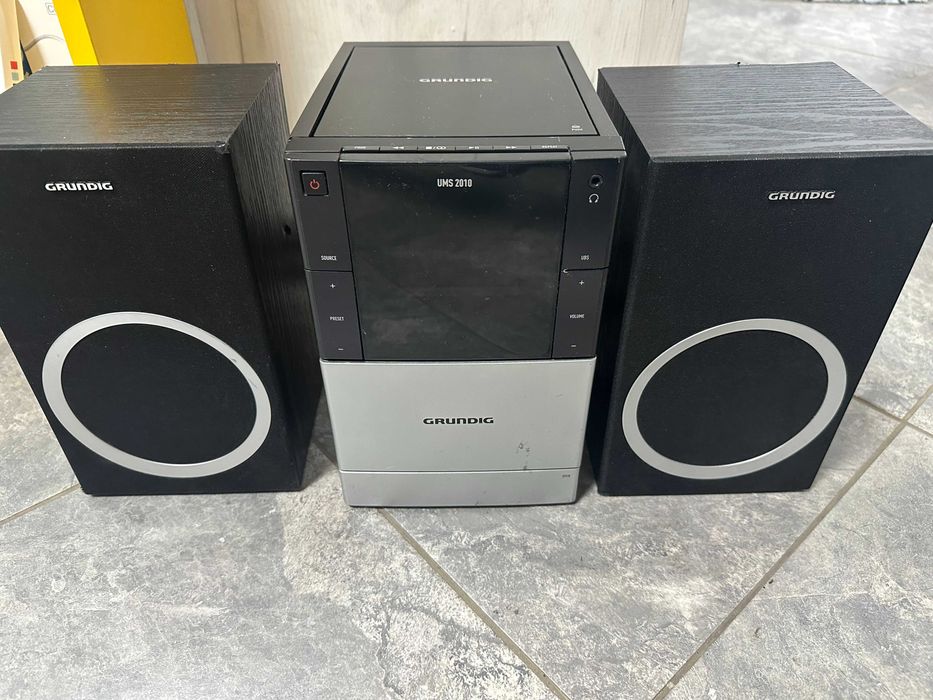 Grundig UMS 2010 микросистема с тонколони, CD, AUX, USB, FM