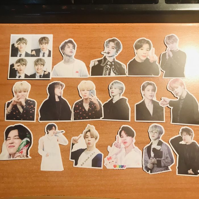 Продам наклейки с Пак Чимином