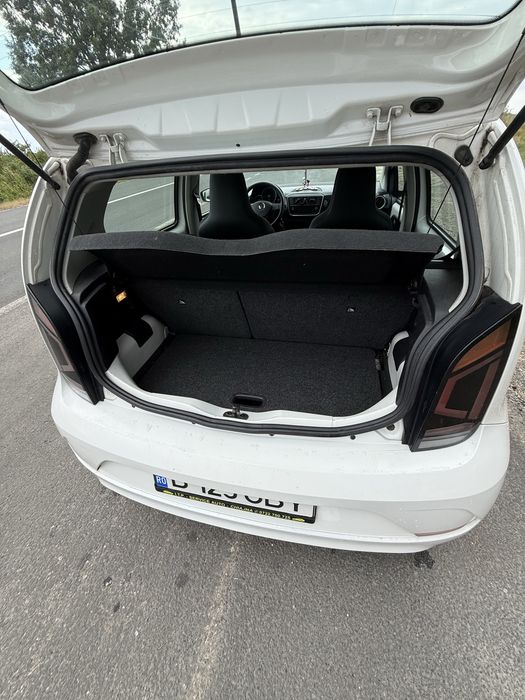 Volkswagen Up 2019 benzină, 4.851 € — imagine 2