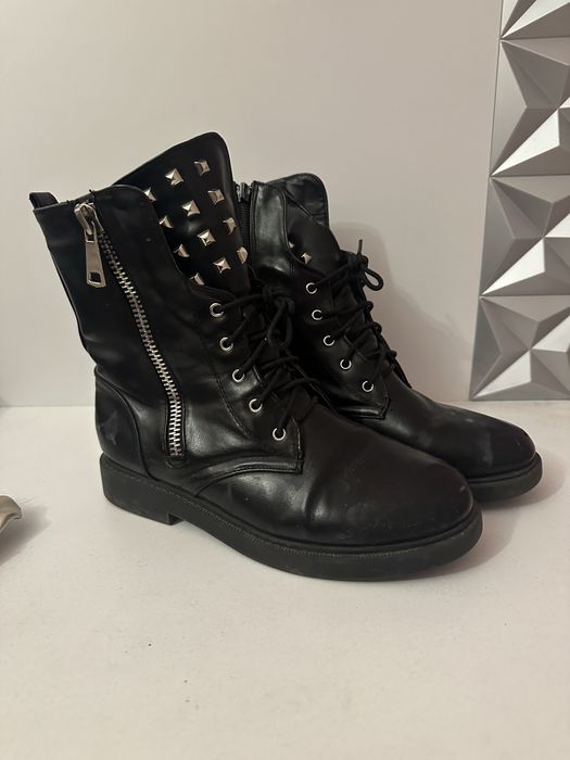 Кожени черни боти