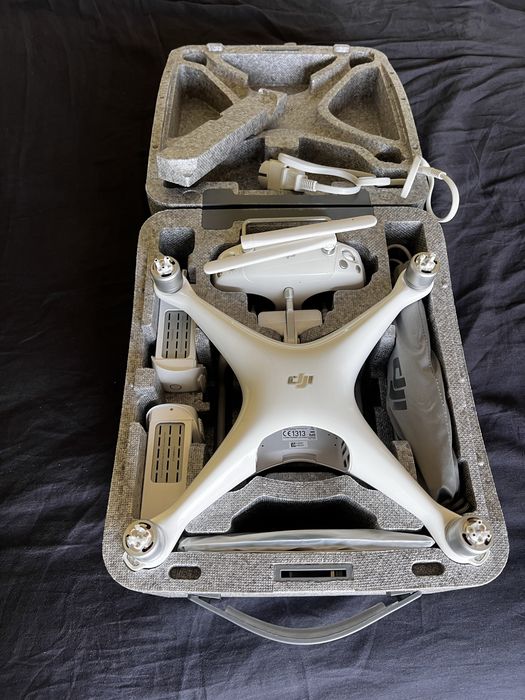дрон DJI Phantom 4