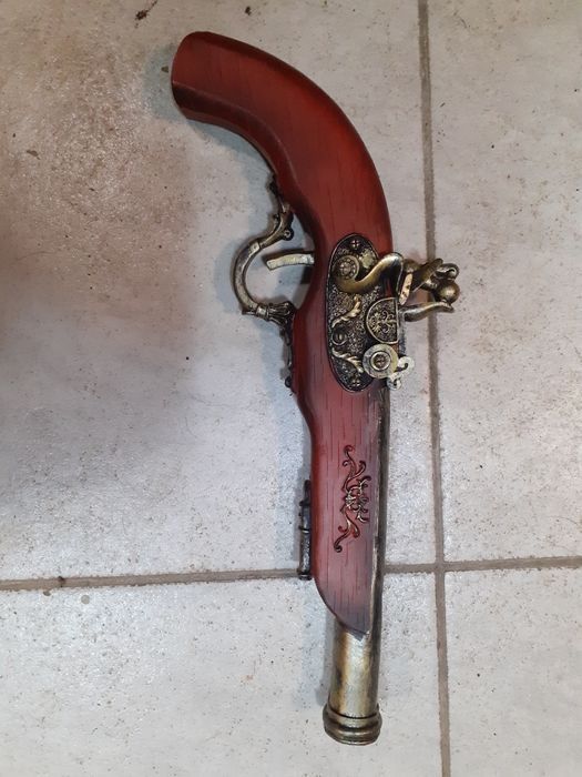 Красив кремъчен пистолет,пищов,оръжие