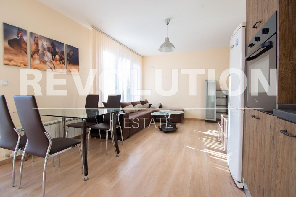 Дава се под наем Четиристаен апартамент в София, Младост 1А - 150 кв.м за 1000 € - Снимка #3