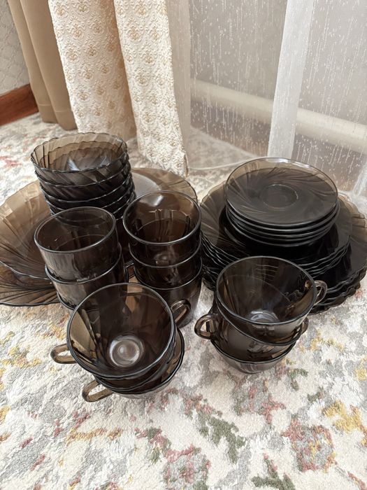 Продам чайно- столовый сервиз