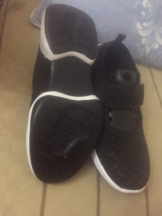 Продам летние кросы 35-36 размер