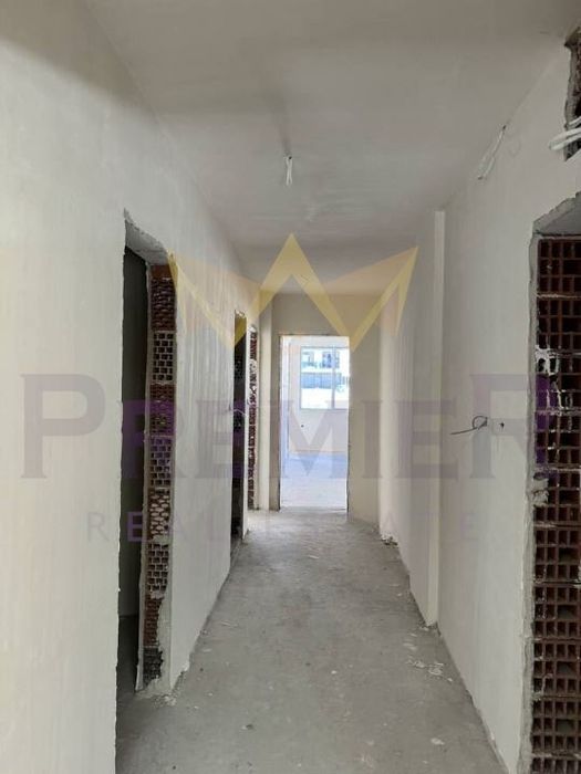 Продава се Тристаен апартамент в Бургас, Меден рудник - зона Б - 125 кв.м за 1104 €/кв.м - Снимка #2