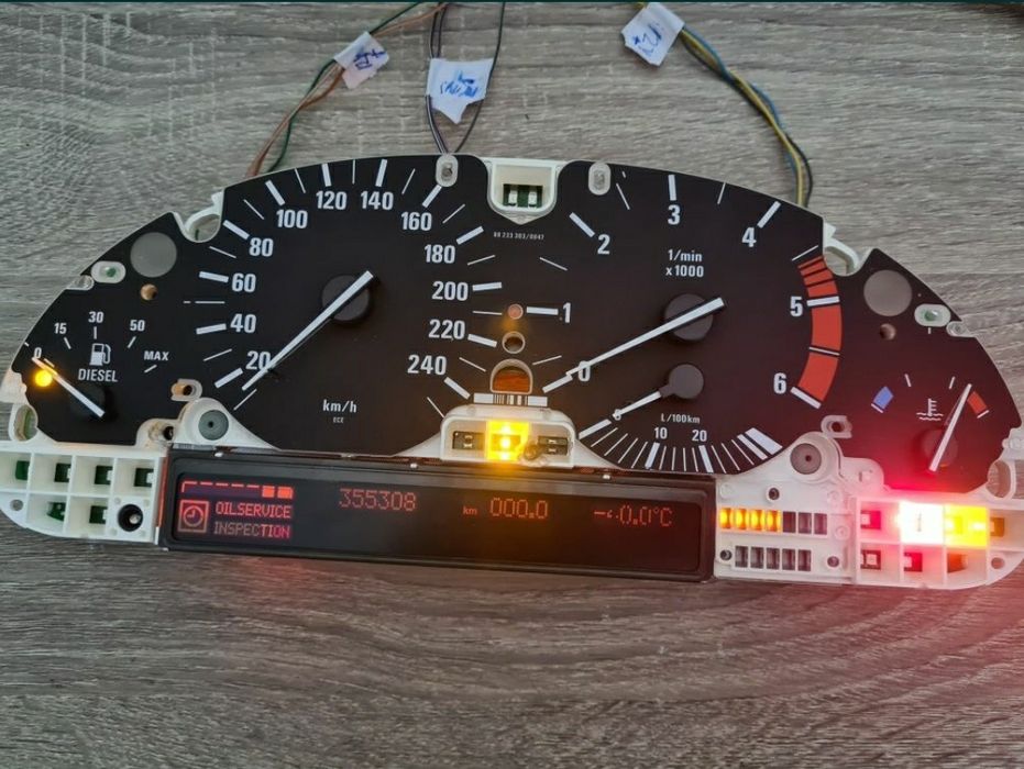 Display LCD cu banda ribbon pt.reparatie ceasuri de BMW E38/E39/E53/X5