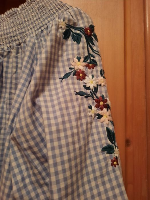 Bluza din bumbac cu broderie florala mărimea 42-44