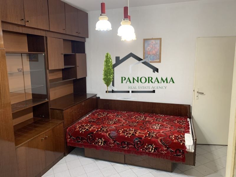 Продава се Двустаен апартамент в Шумен, 5-ти полк - 65 кв.м за 1334 €/кв.м - Снимка #2