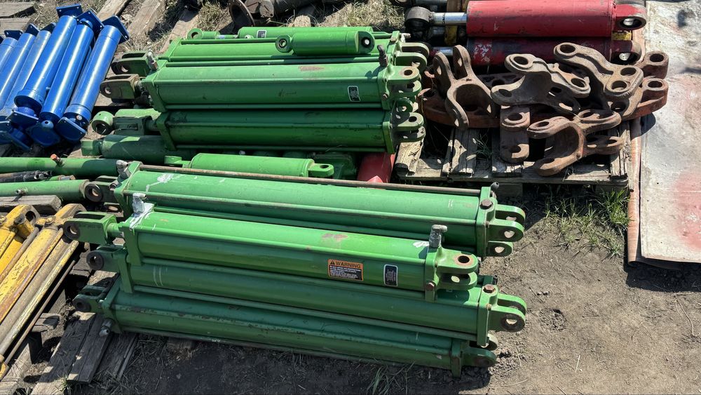 Гидроцилинидры на John Deere
