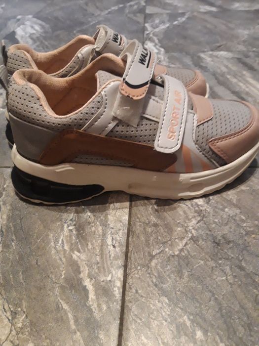 Детски маратонки, стелки 21,5 и 23см.