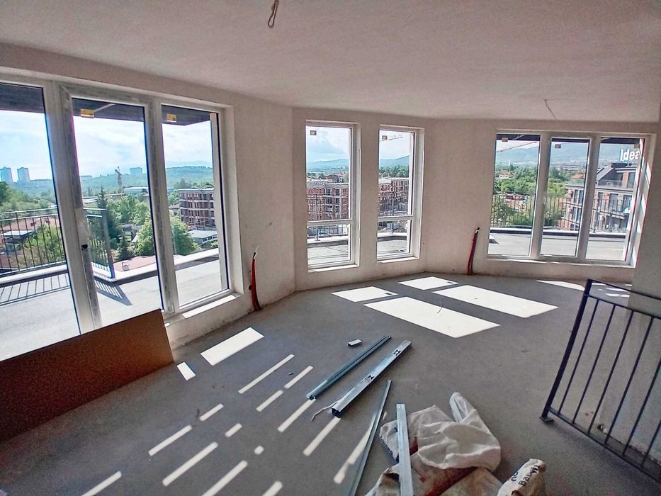 Продава се Тристаен апартамент в София, Студентски град - 172 кв.м за 1492 €/кв.м - Снимка #1