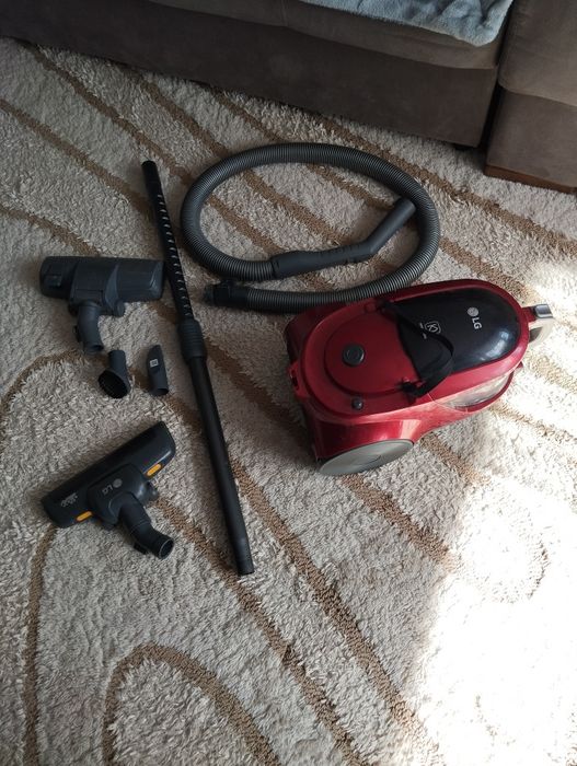 Продаю пылесос LG