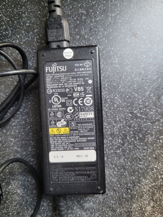 Зарядка ддя ноутбука fujitsu