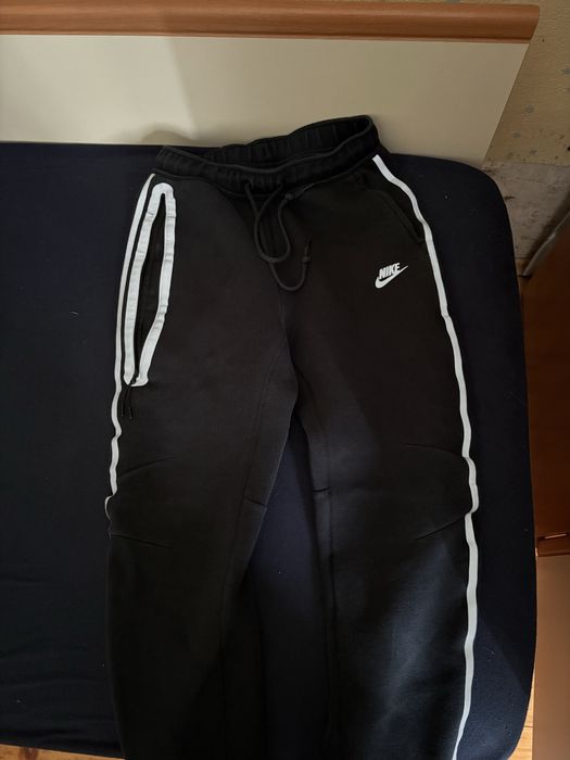 nike tech fleece reflective