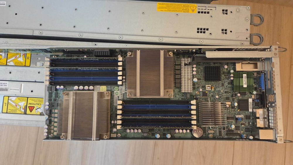 SERVER Supermicro 4 node X8DTT / 8x L5630 / 128GB DDR3 ECC / SAS2 / SATA